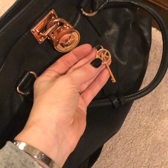 Michael Kors Large Hamilton Bag - Picture 4 of 5